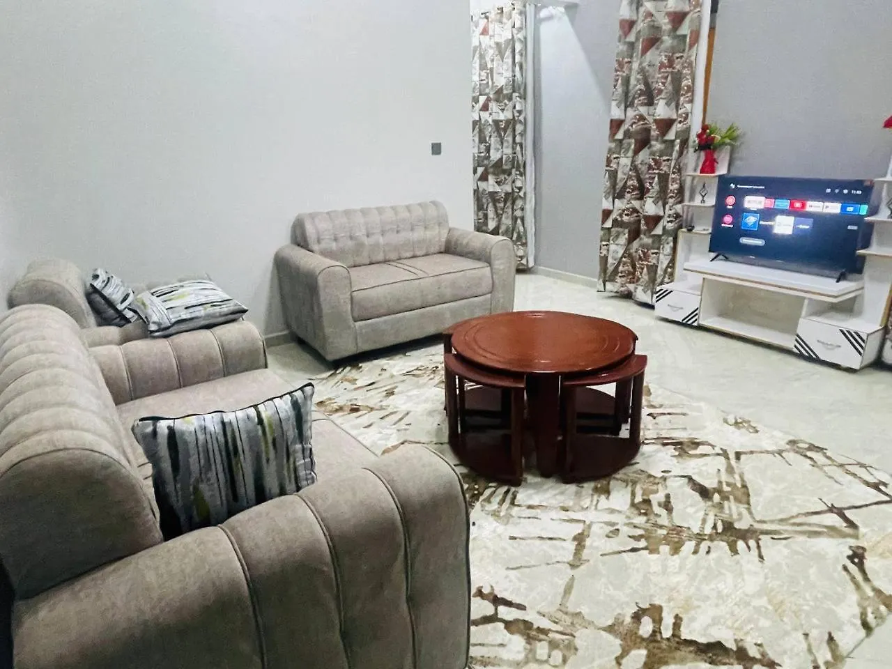 Hanso Furnished Apartments 坎帕拉 乌干达